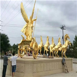 在波羅戰(zhàn)車(chē)銅像