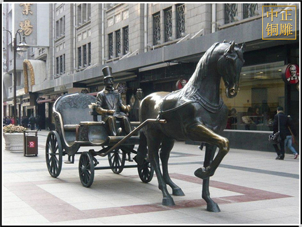 阿波羅戰(zhàn)車(chē)銅馬雕塑.jpg 阿波羅戰(zhàn)車(chē)銅馬雕塑.jpg