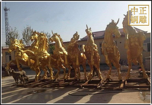 貼金阿波羅站車(chē)雕塑