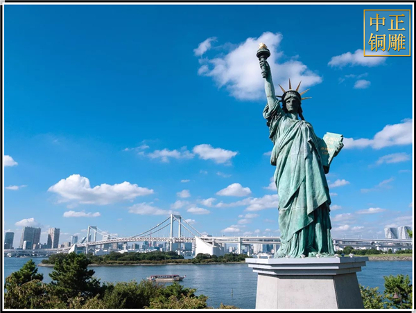 ?自由女神像城市廣場(chǎng)雕塑