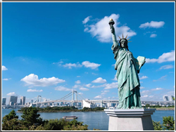 ?自由女神像城市廣場(chǎng)雕塑