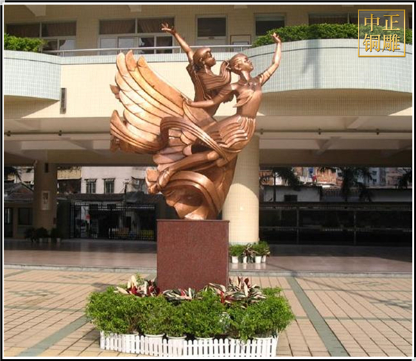 校園雕塑?制作.jpg 校園雕塑?制作.jpg