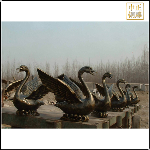 廣場(chǎng)天鵝雕塑