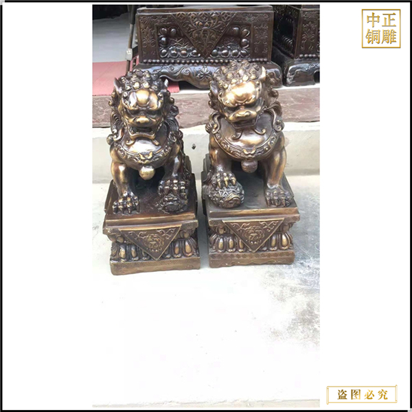 帶底座銅獅子現(xiàn)貨出售