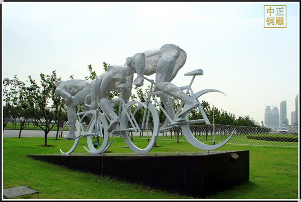 廣場(chǎng)不銹鋼城市雕塑.jpg 廣場(chǎng)不銹鋼城市雕塑.jpg