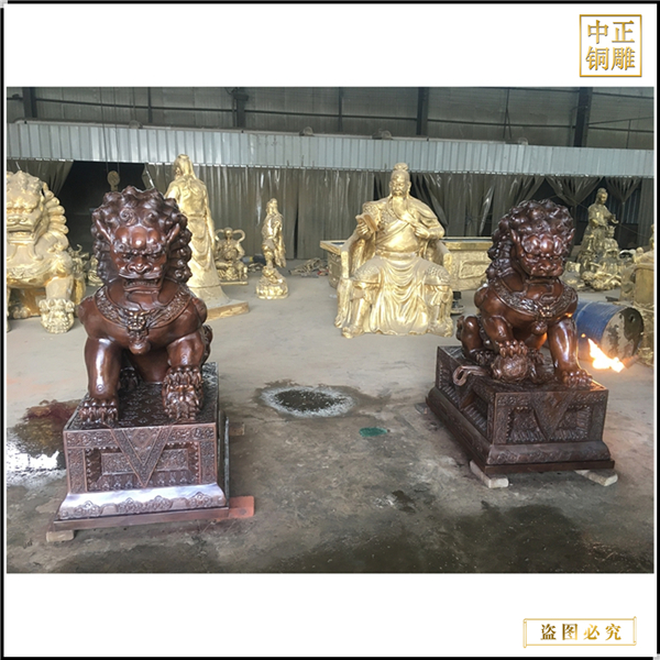 一對(duì)銅純?nèi)皤F銅獅子