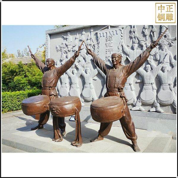 打鼓人物景觀銅雕塑