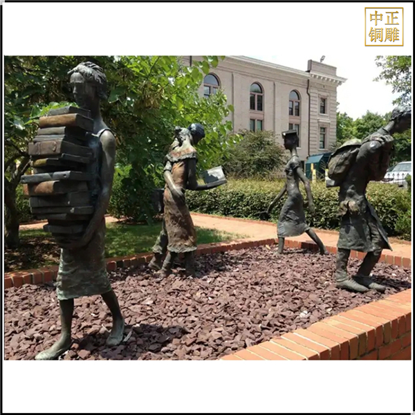 戶外青銅學(xué)生抽象雕塑.jpg 戶外青銅學(xué)生抽象雕塑.jpg